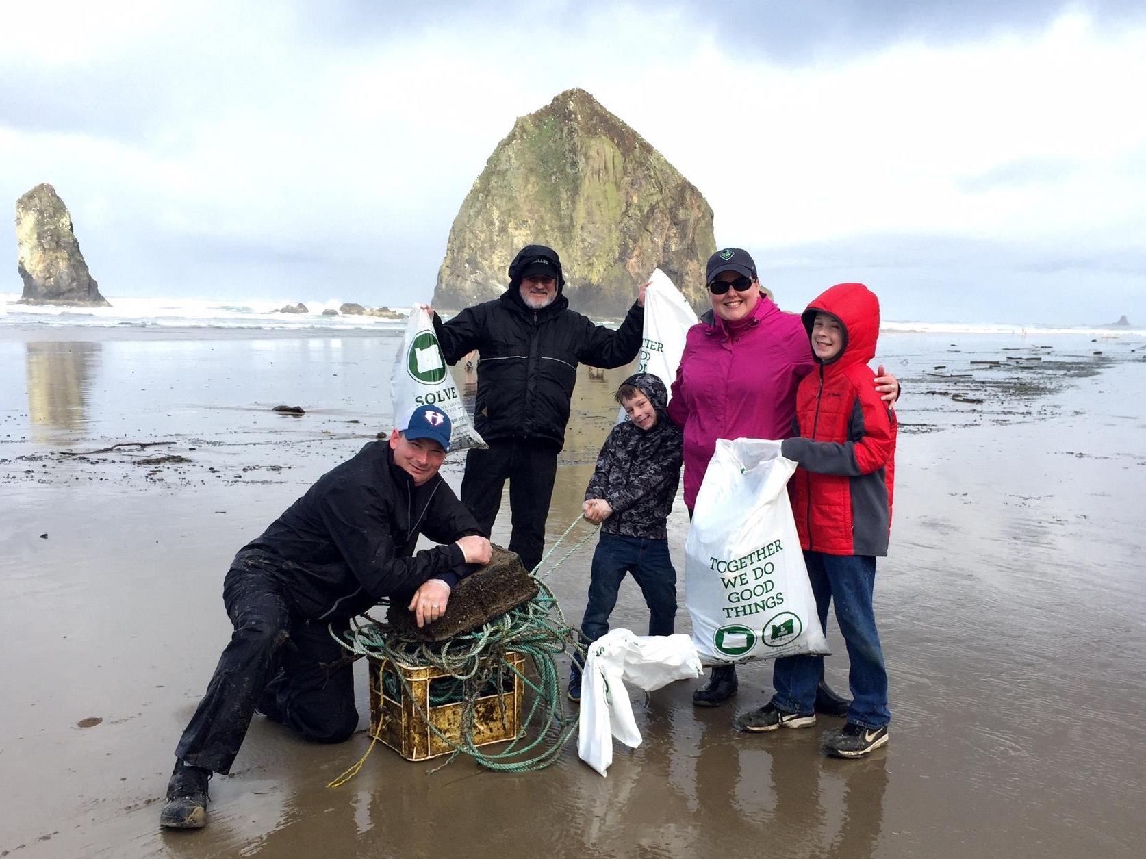 Spring 2022 Beach Cleanup Oregon Coast Visitors Association
